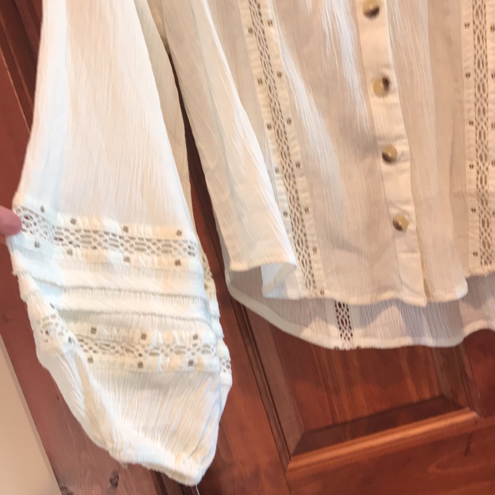 ππ Brand NEW. WITH TAGS. FREE PEOPLE Button up Bloue. Size XS Off-white - Picture 2 of 5